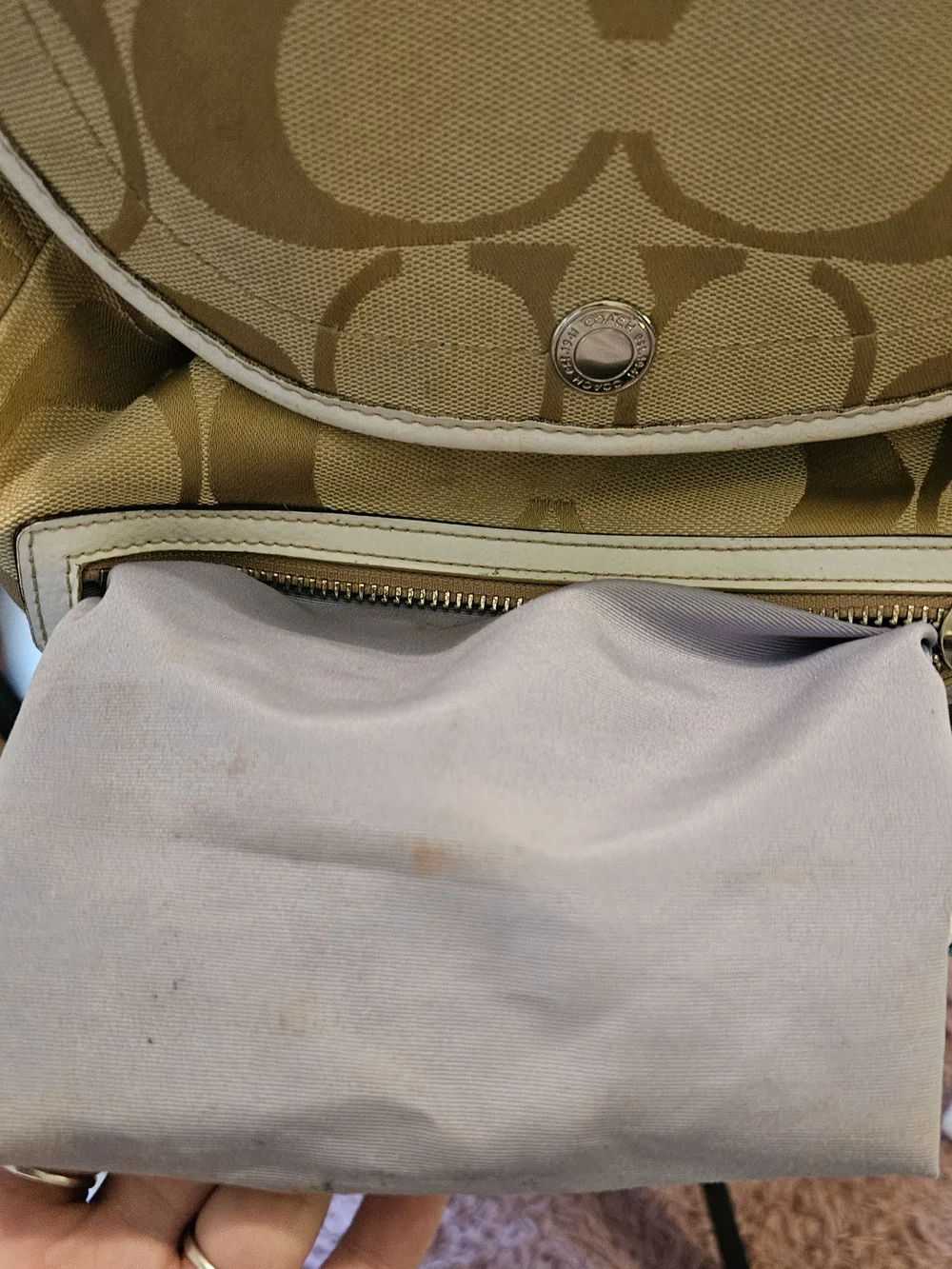 Y2K✨️Coach Tan Daisy Signature Canvas Backpack - Picture 3 of 16
